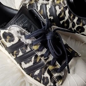 black shell toe adidas